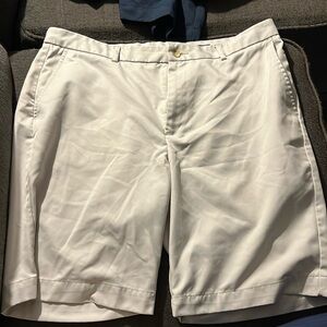Khaki Greg Norman flat front shorts, size 36
